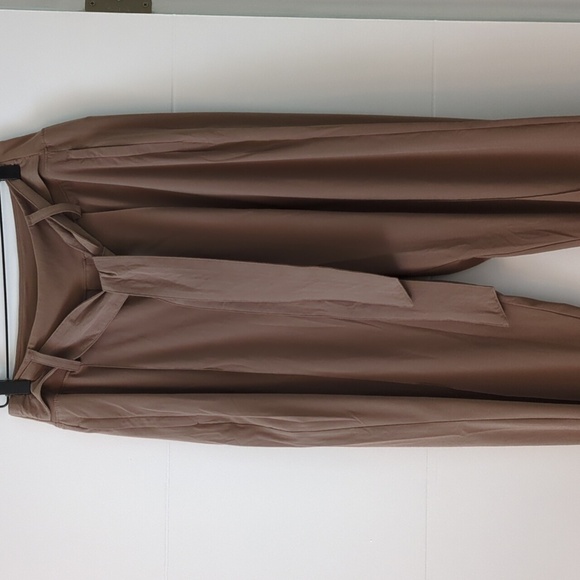 Athleta Rustic Beige Cardiff Lightweight Hiking Travel Pants Folded Hem Sz 12 - Picture 2 of 10